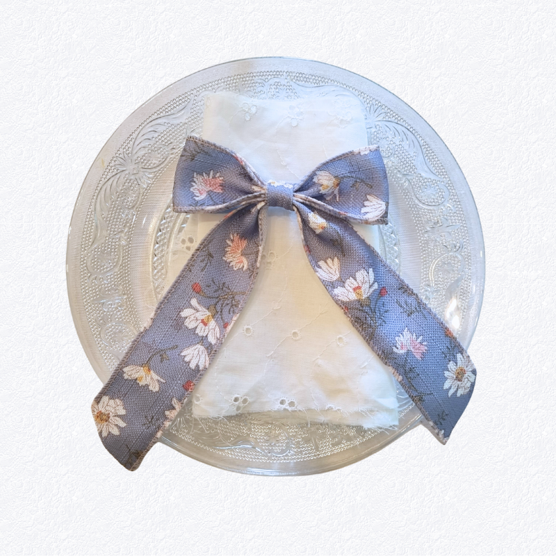 Noeud_fleuri_bleu_assiette Noeud_fleuri_bleu_assiette